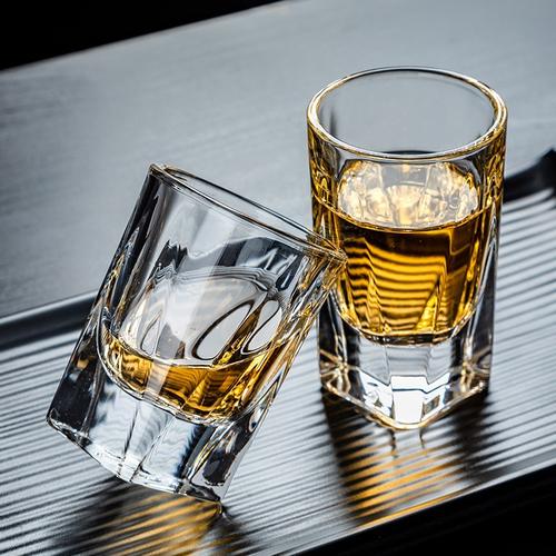 白酒套装小酒具二两轻奢2两一口杯商用水晶杯白酒杯酒杯家用实用
